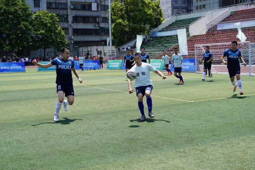 足球比賽現(xiàn)場。共青團彭州市委供圖