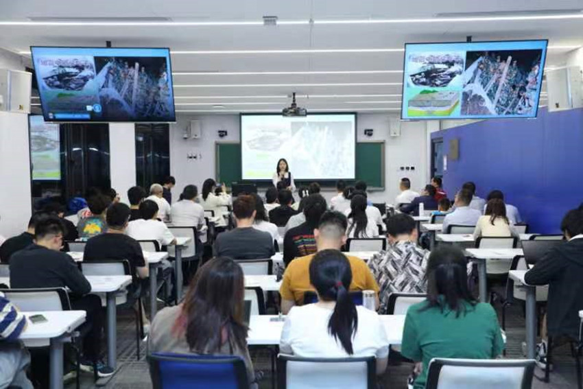 報告團走進清華大學。四川省殘聯(lián)供圖