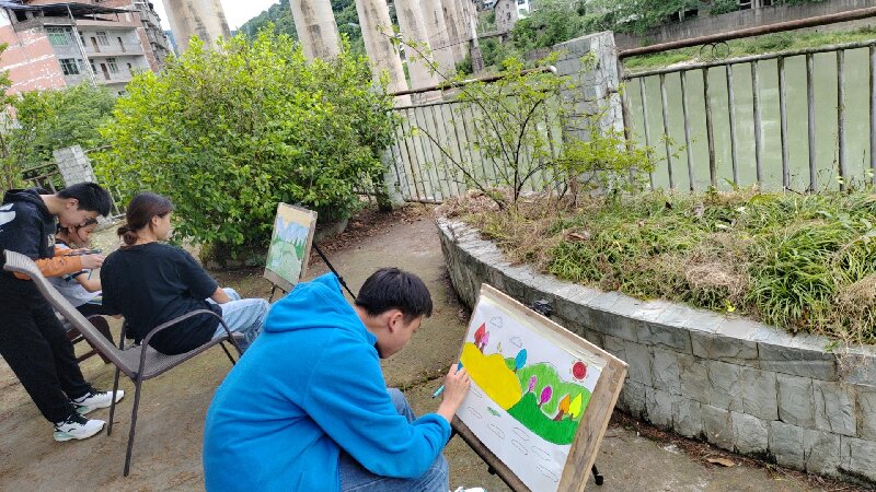 羅文鎮(zhèn)青年參加“江山如畫”活動。萬源市羅文鎮(zhèn)供圖