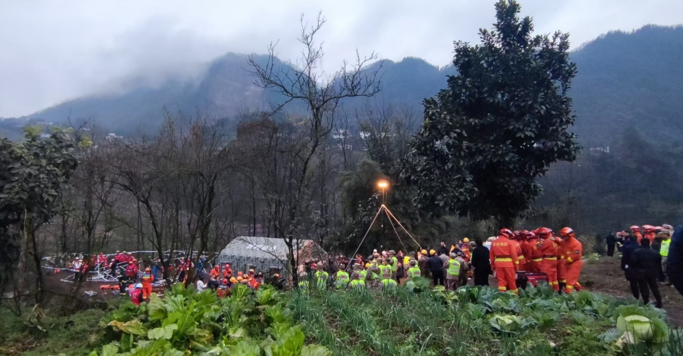 筠連縣沐愛鎮山體滑坡救援正有序進行。宜賓融媒供圖