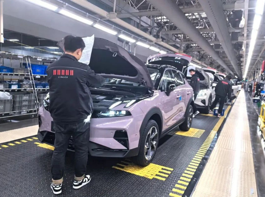 領(lǐng)克汽車成都基地已開工生產(chǎn)。成都市經(jīng)信局市新經(jīng)濟委供圖