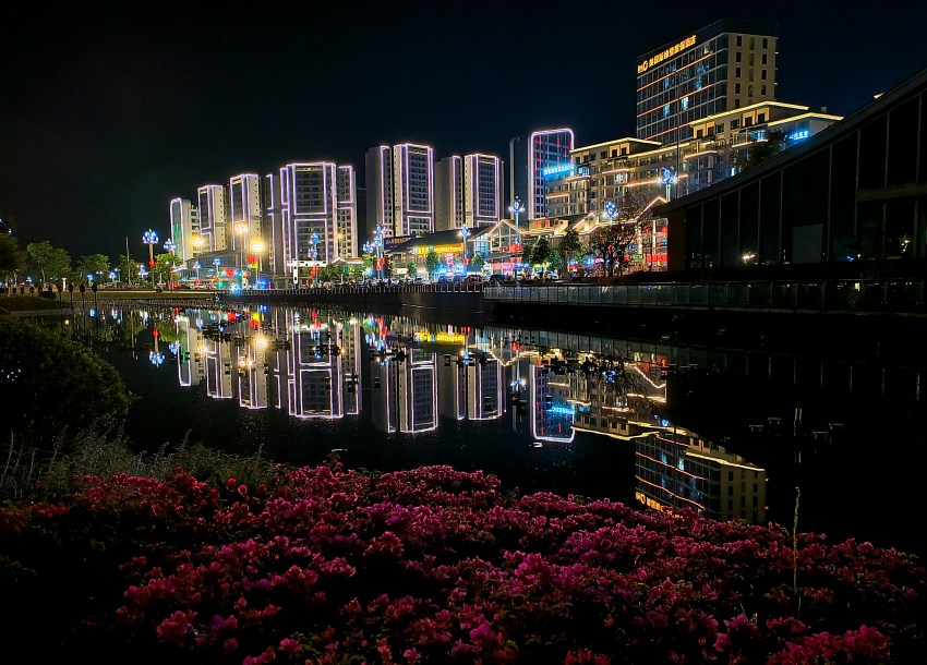 德昌城市新區夜景。謝寶憲攝