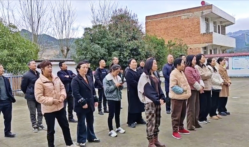 公平村歌隊在排練“村晚”歌曲。受訪者供圖