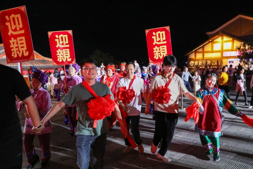 “五一”假期，游客在宣漢景區游玩。宣漢縣委宣傳部供圖