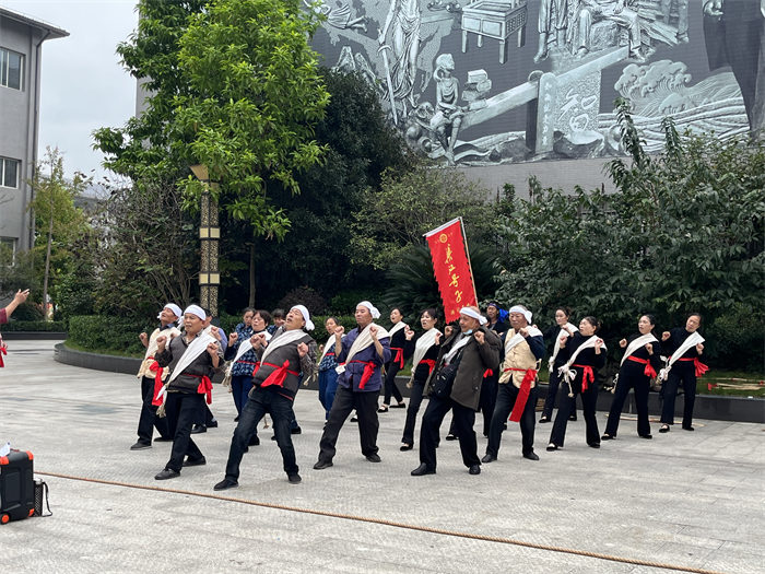 “渠江號子”表演。岳池政協供圖