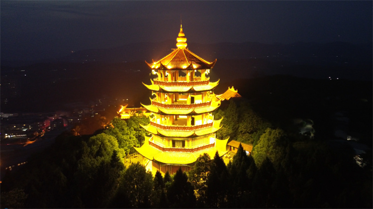 仰天樓夜景。王韜供圖