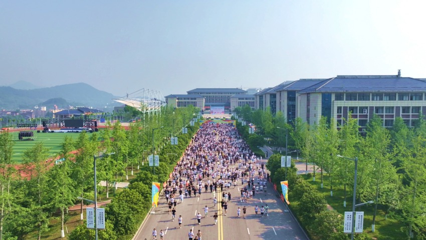 達州職業技術學院第二屆文化藝術節歡樂跑現場。達州職業技術學院供圖