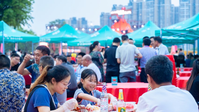 2024年雁江小龍蝦美食周現(xiàn)場(chǎng)（資料圖）