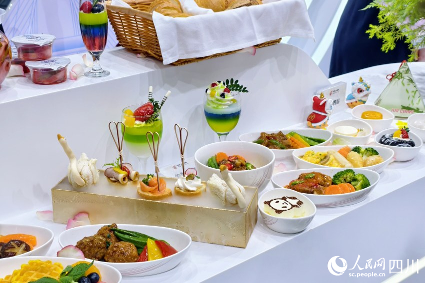 中國國際航空公司展館內的特色機上美食。人民網 趙祖樂攝