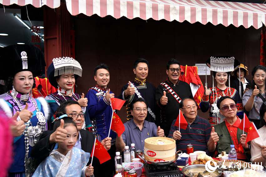 藥根宴吸引天南海北食客相聚會理。沙琳 攝 