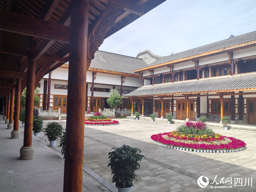 樂山故宮文物南遷陳列館主館院內。人民網記者 劉海天攝