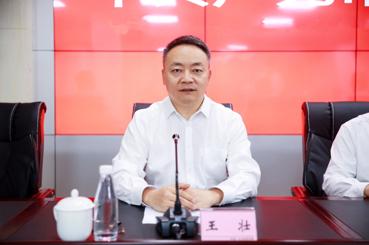 王壯介紹打造國際旅游城市相關情況。劉仁供圖