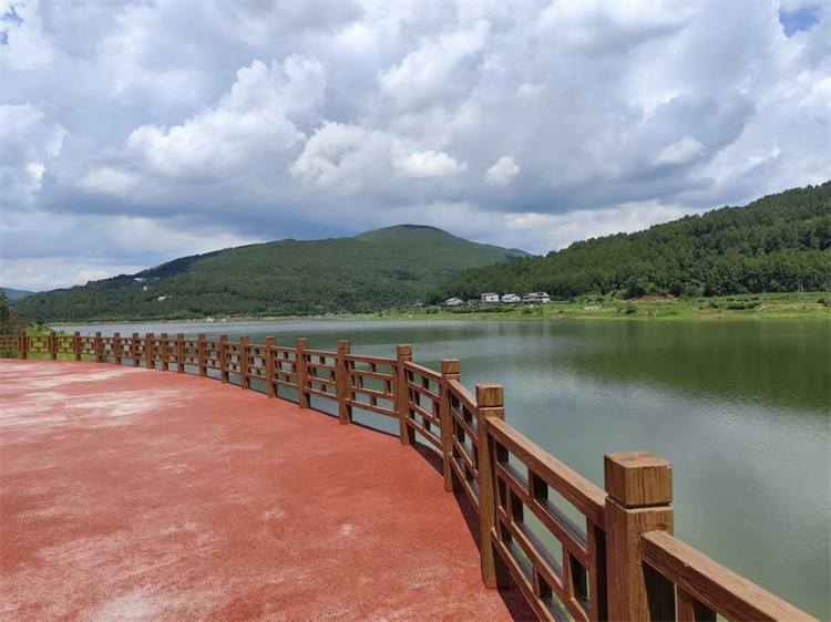 步道。汪修橋供圖