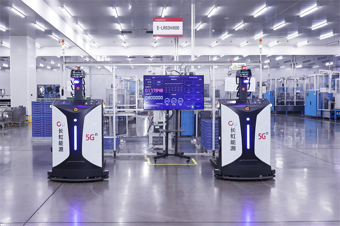 長虹新能源5G工廠高倍率圓柱鋰電池服務無人機與電動設備等。長虹供圖
